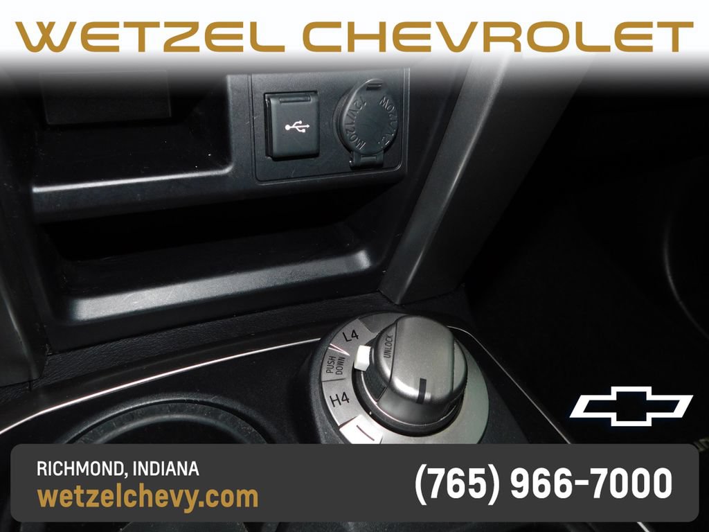 Used 2020 Toyota 4Runner SR5 AWD/4WD image 29