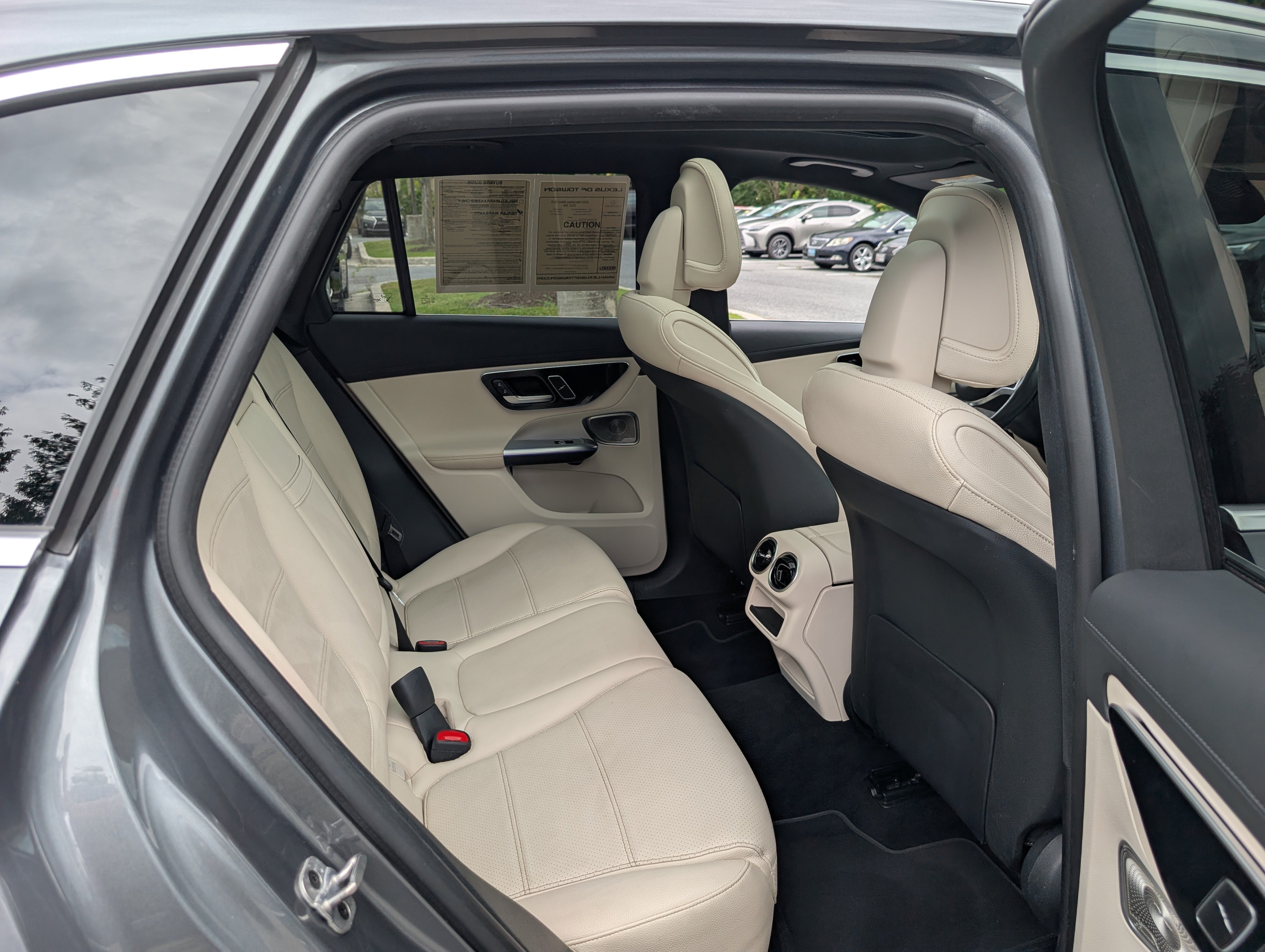 Used 2023 Mercedes-Benz GLC 300 4MATIC image 12