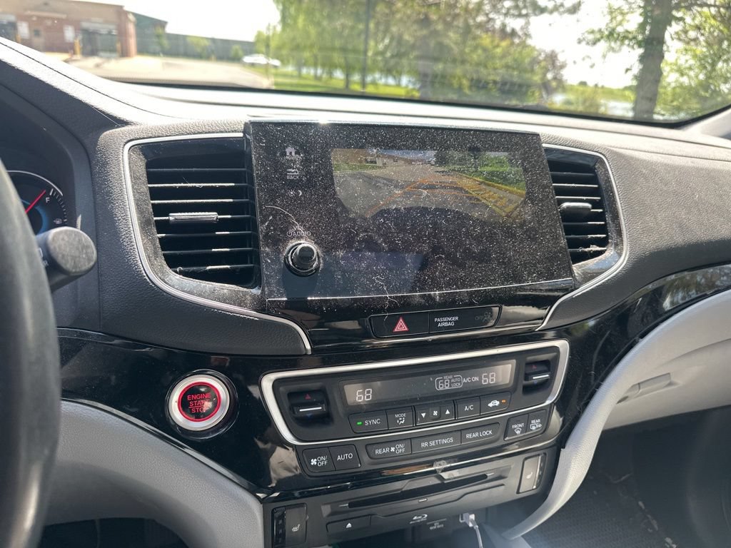 Used 2021 Honda Pilot Touring image 9