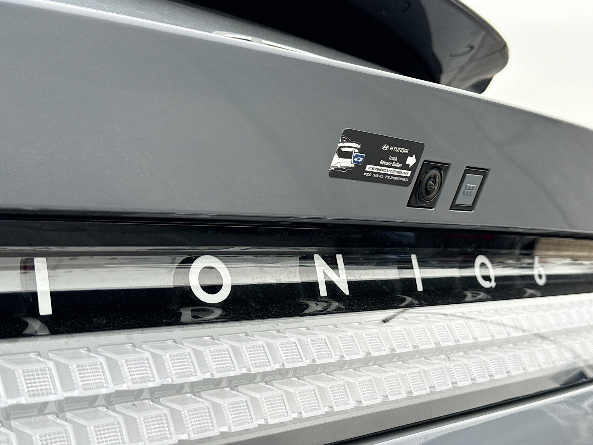 New 2025 Hyundai Ioniq 6 SEL AWD/4WD image 12