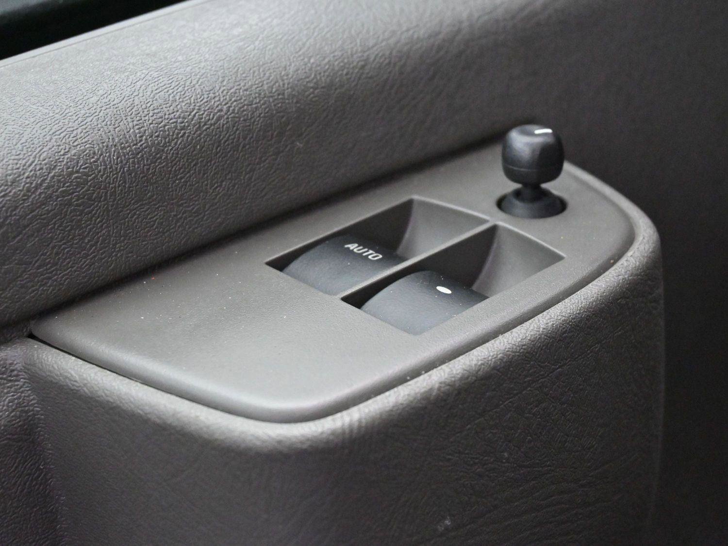 Used 2024 GMC Savana 2500 w/ Driver Convenience Package image 12