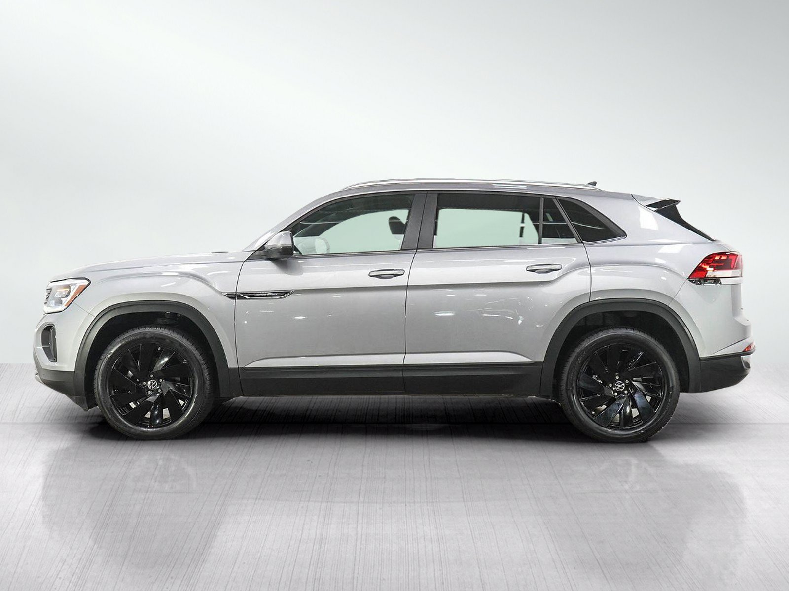 Used 2026 Volkswagen Atlas Cross Sport SE AWD/4WD image 2