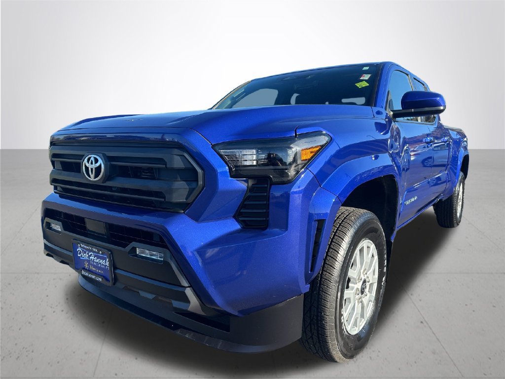 Certified 2024 Toyota Tacoma SR5 AWD/4WD image 2