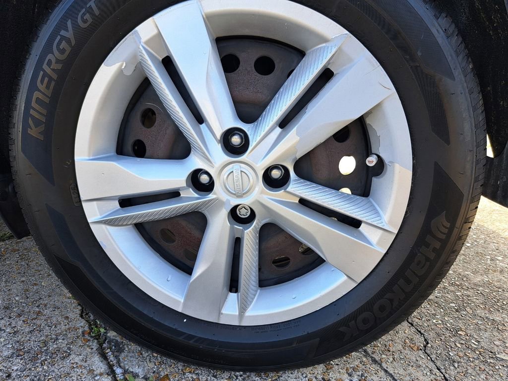 Used 2019 Nissan Kicks S image 26