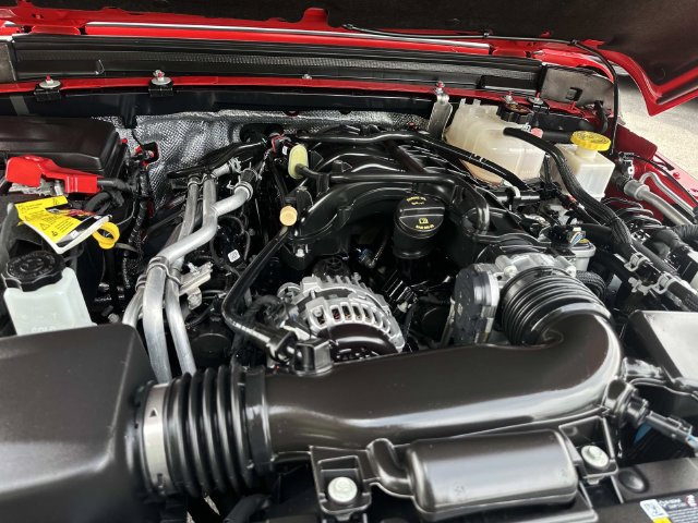 Used 2025 Jeep Gladiator Sport AWD/4WD image 37