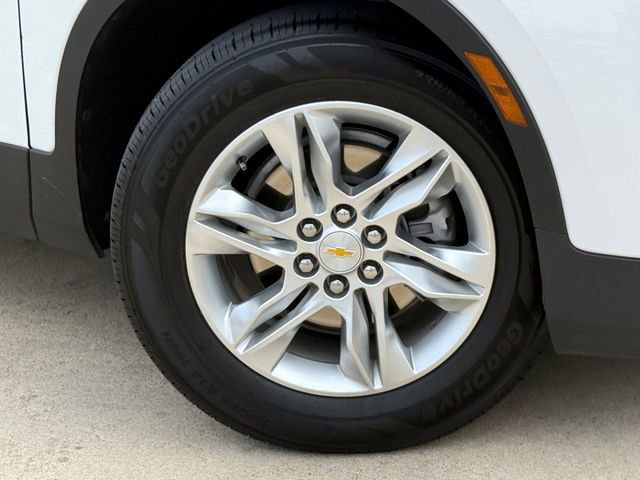 Used 2022 Chevrolet Blazer LT FWD image 2