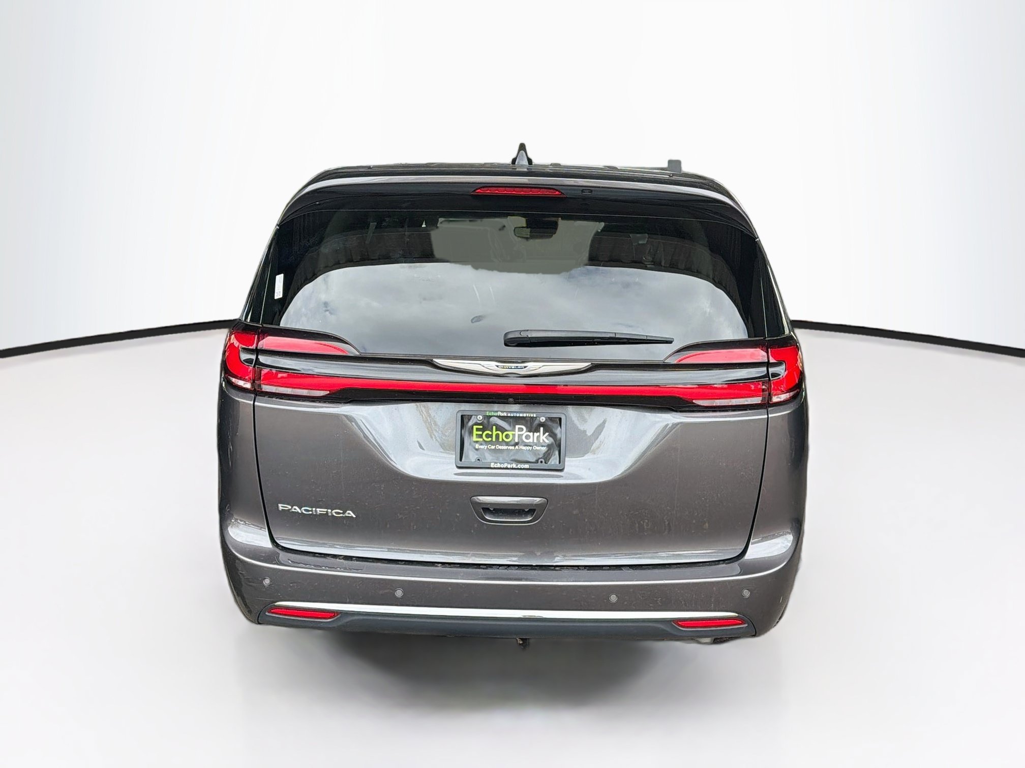 Used 2023 Chrysler Pacifica Touring-L FWD image 7