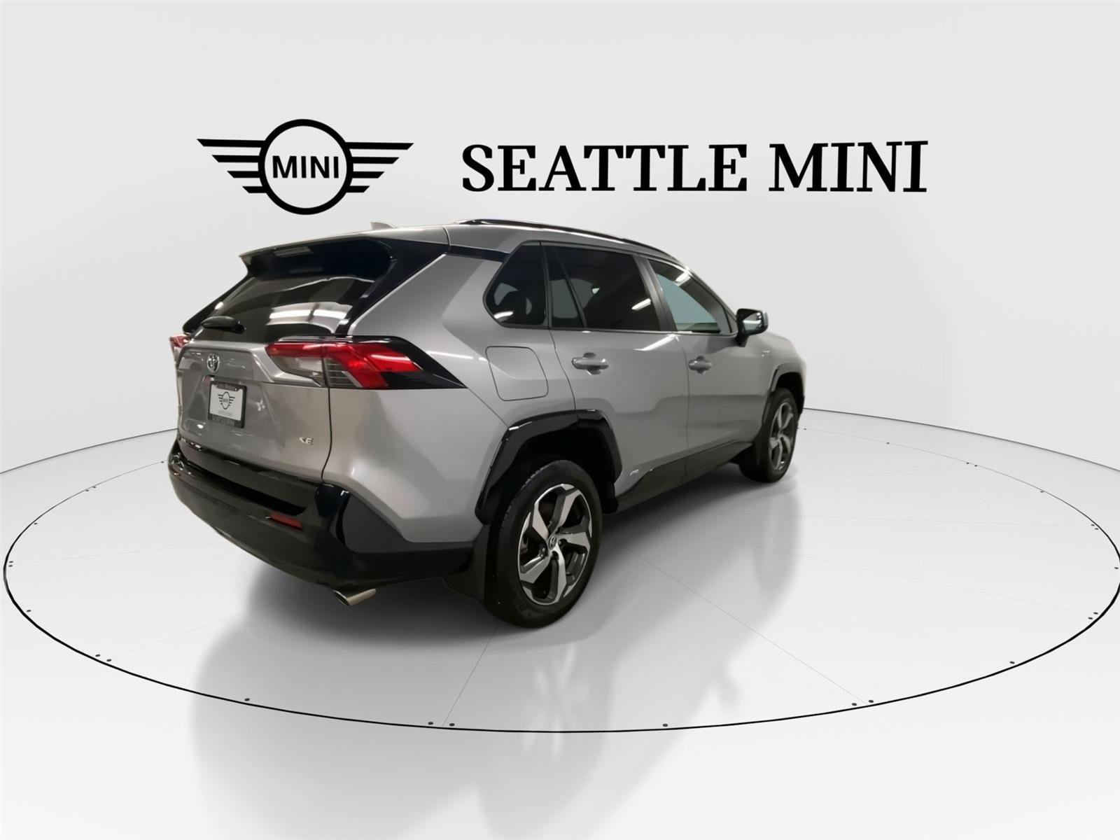 Used 2023 Toyota RAV4 SE w/ Weather & Moonroof Package AWD/4WD image 10