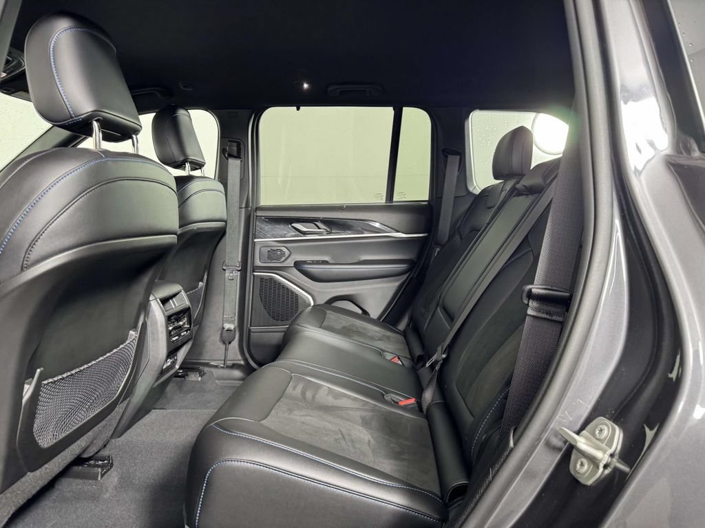 Used 2024 Jeep Grand Cherokee Trailhawk w/ Luxury Tech Group III AWD/4WD image 33