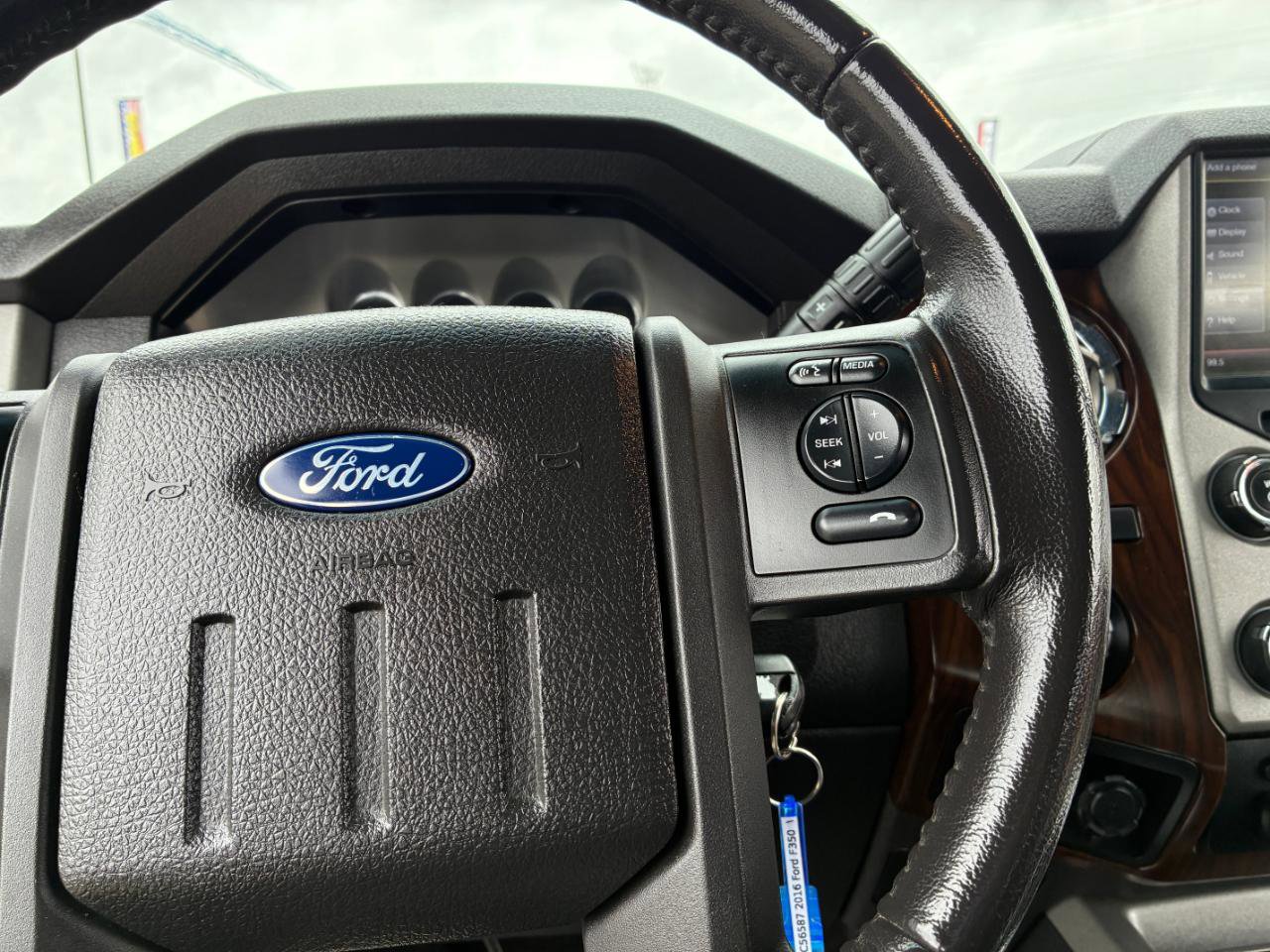 Used 2016 Ford F350 Lariat w/ Lariat Interior Package AWD/4WD image 28