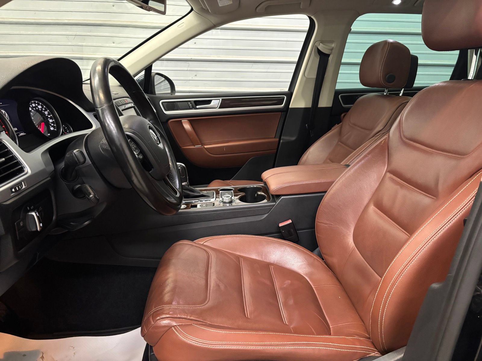 Used 2015 Volkswagen Touareg VR6 AWD/4WD image 10