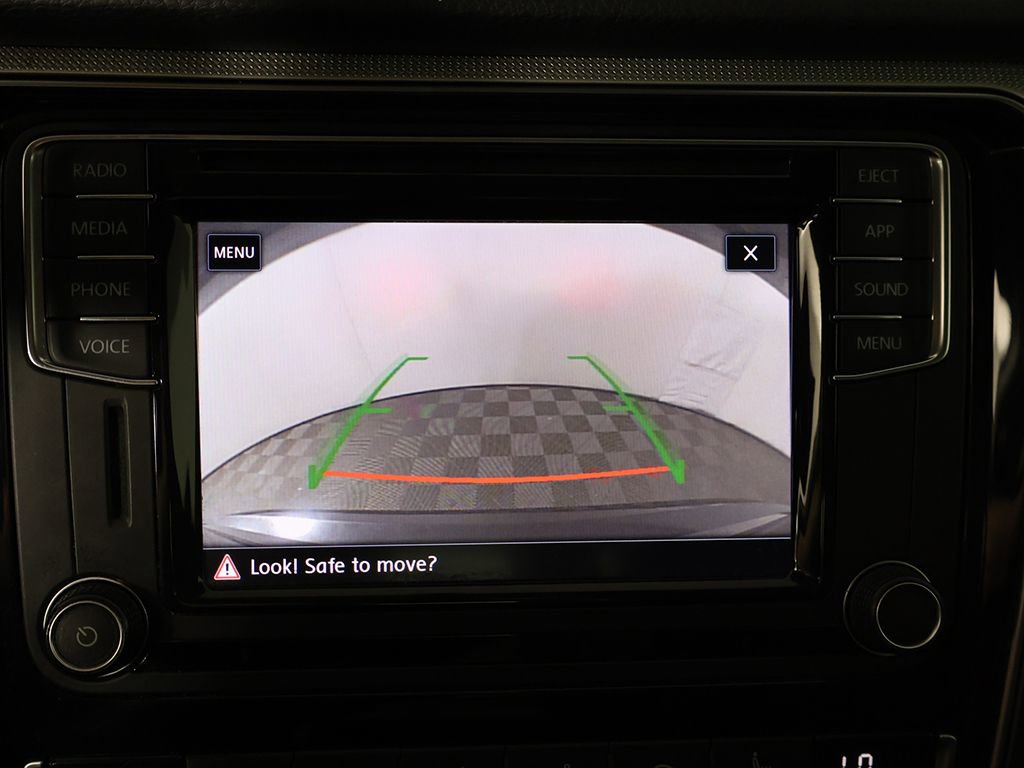 Used 2018 Volkswagen Passat 2.0T R-Line w/ R-Line Lighting Package FWD image 36