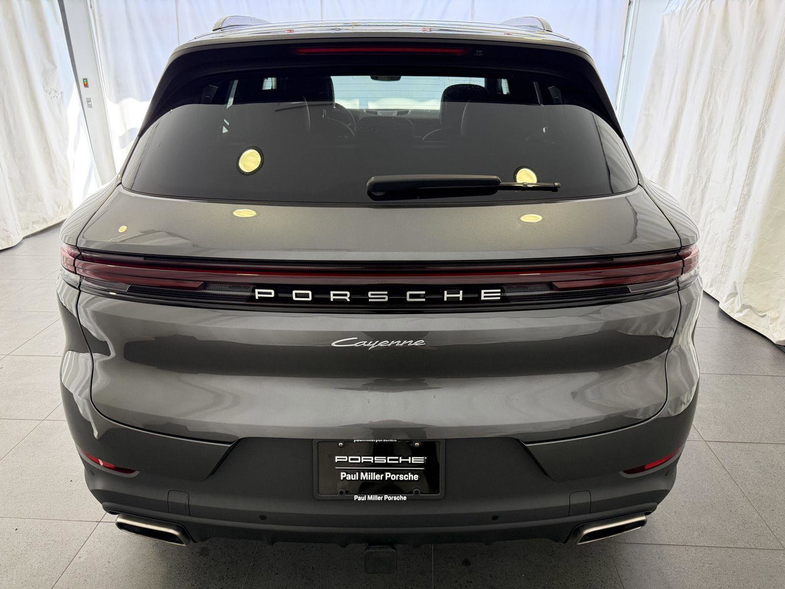 Certified 2025 Porsche Cayenne image 8