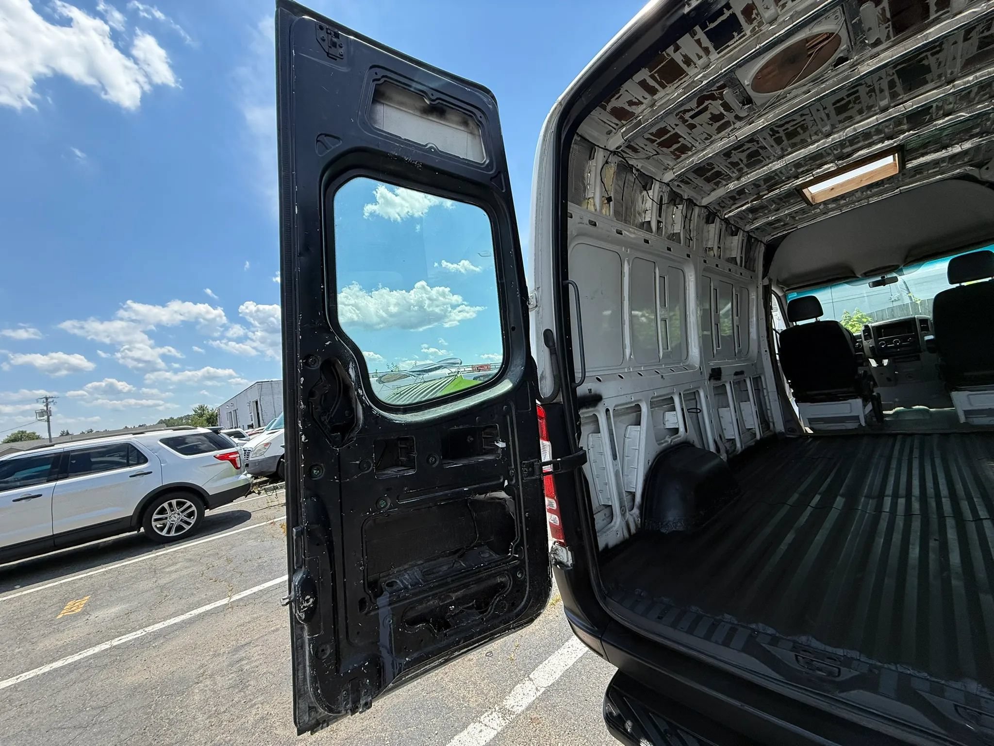 Used 2008 Dodge Sprinter 2500 RWD image 48