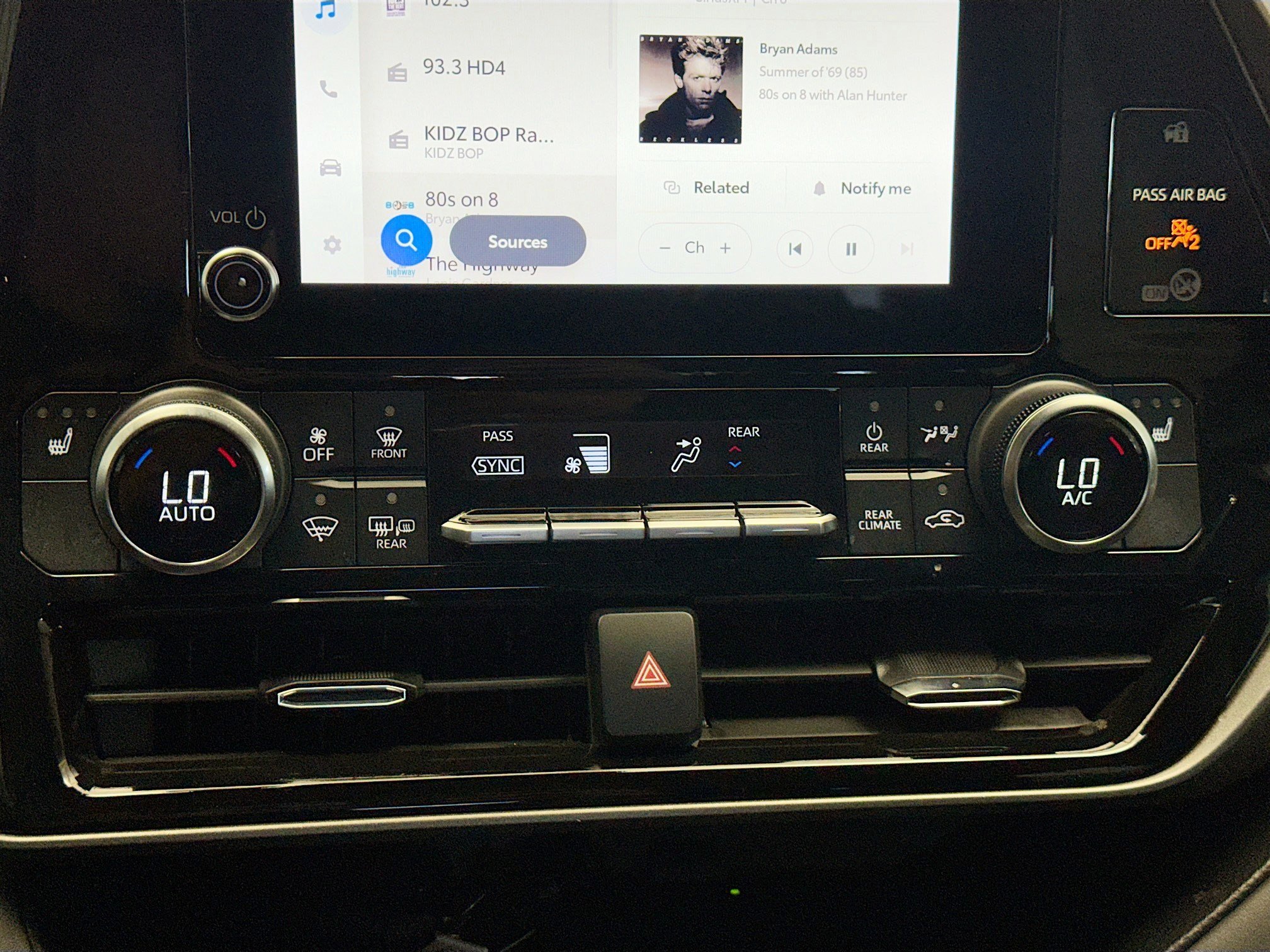 Used 2024 Toyota Highlander XLE image 10