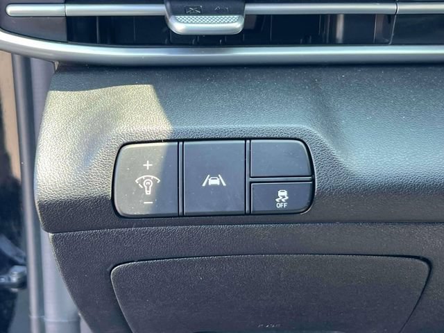 Certified 2023 Hyundai Elantra SEL w/ Convenience Package FWD image 19
