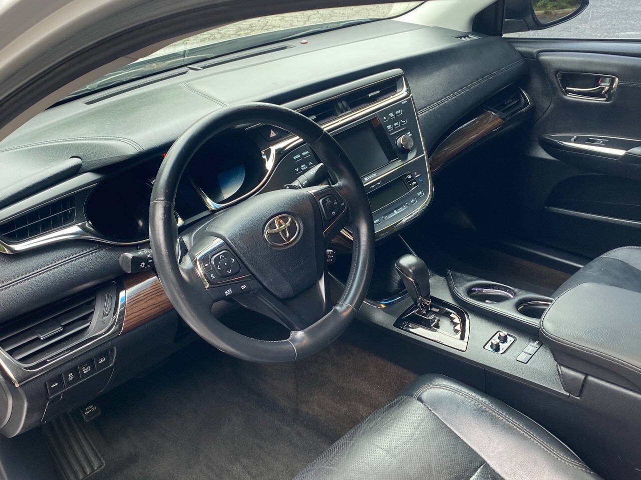 Used 2013 Toyota Avalon Limited FWD image 12