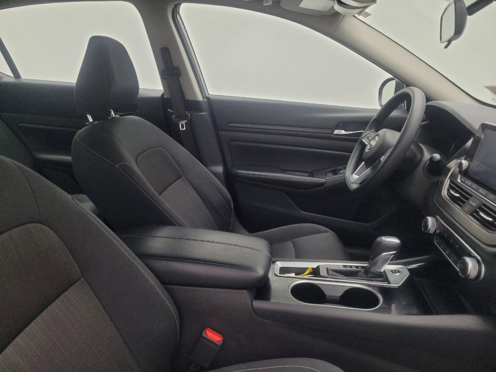 Used 2024 Nissan Altima 2.5 SV image 21