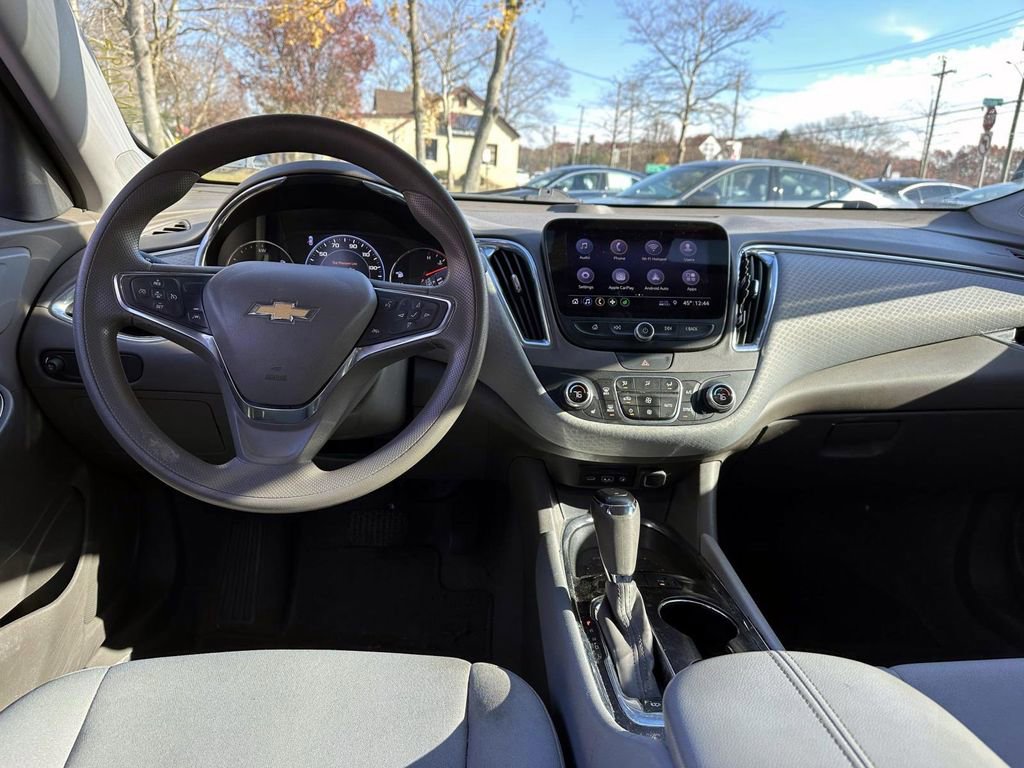Used 2019 Chevrolet Malibu Hybrid image 12