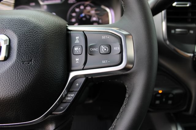 Used 2025 RAM 2500 Laramie AWD/4WD image 24