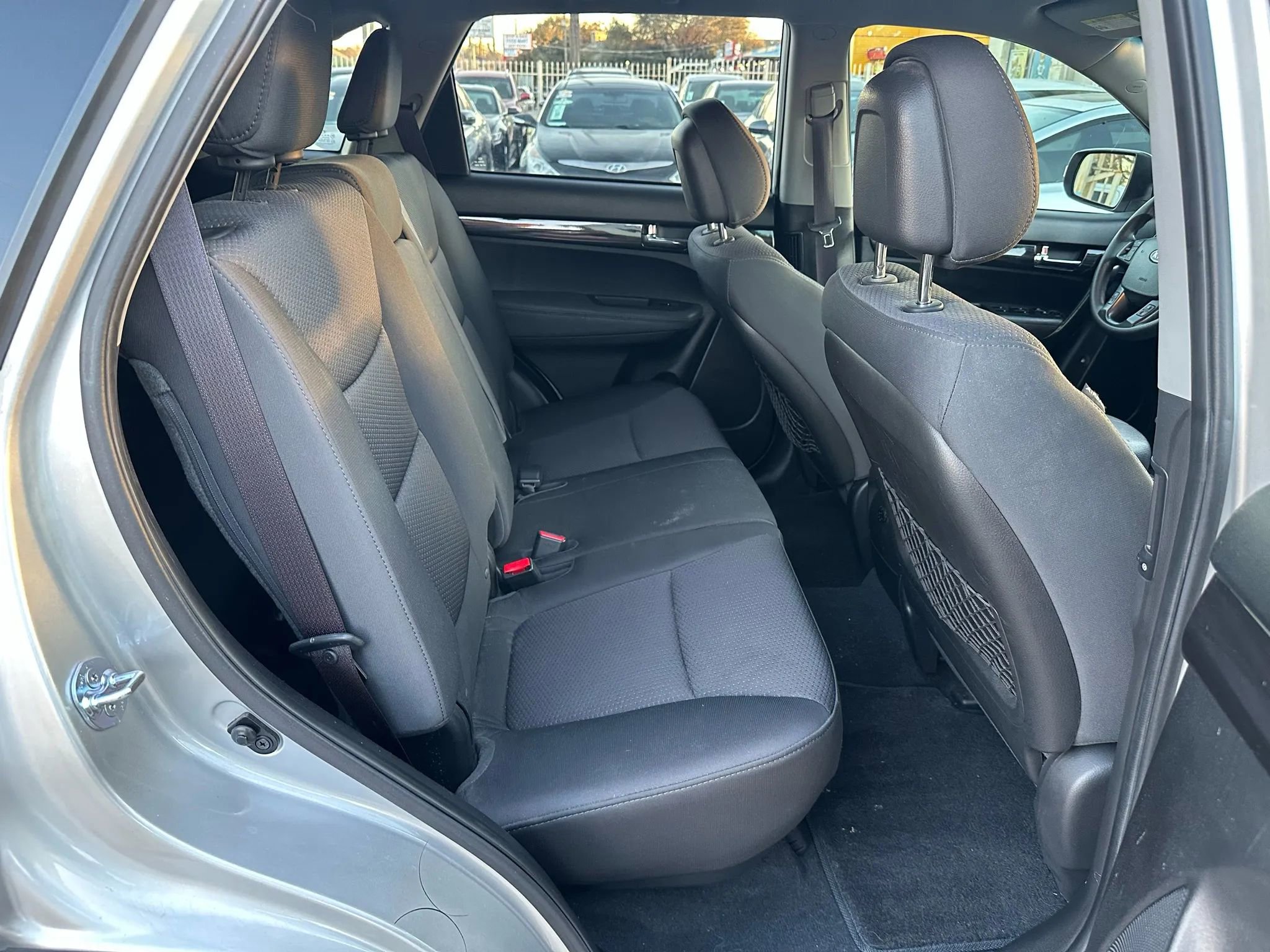 Used 2011 Kia Sorento LX w/ Convenience Pkg FWD image 17