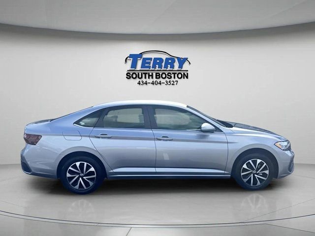 Used 2024 Volkswagen Jetta S image 1