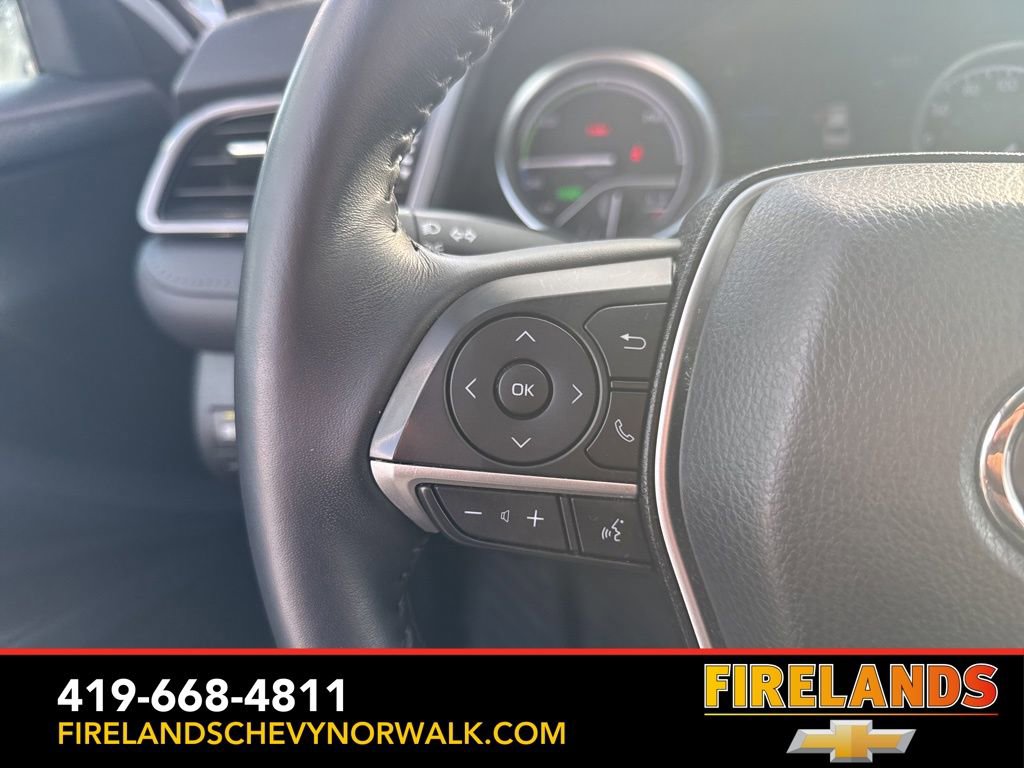 Used 2023 Toyota Camry XLE image 11