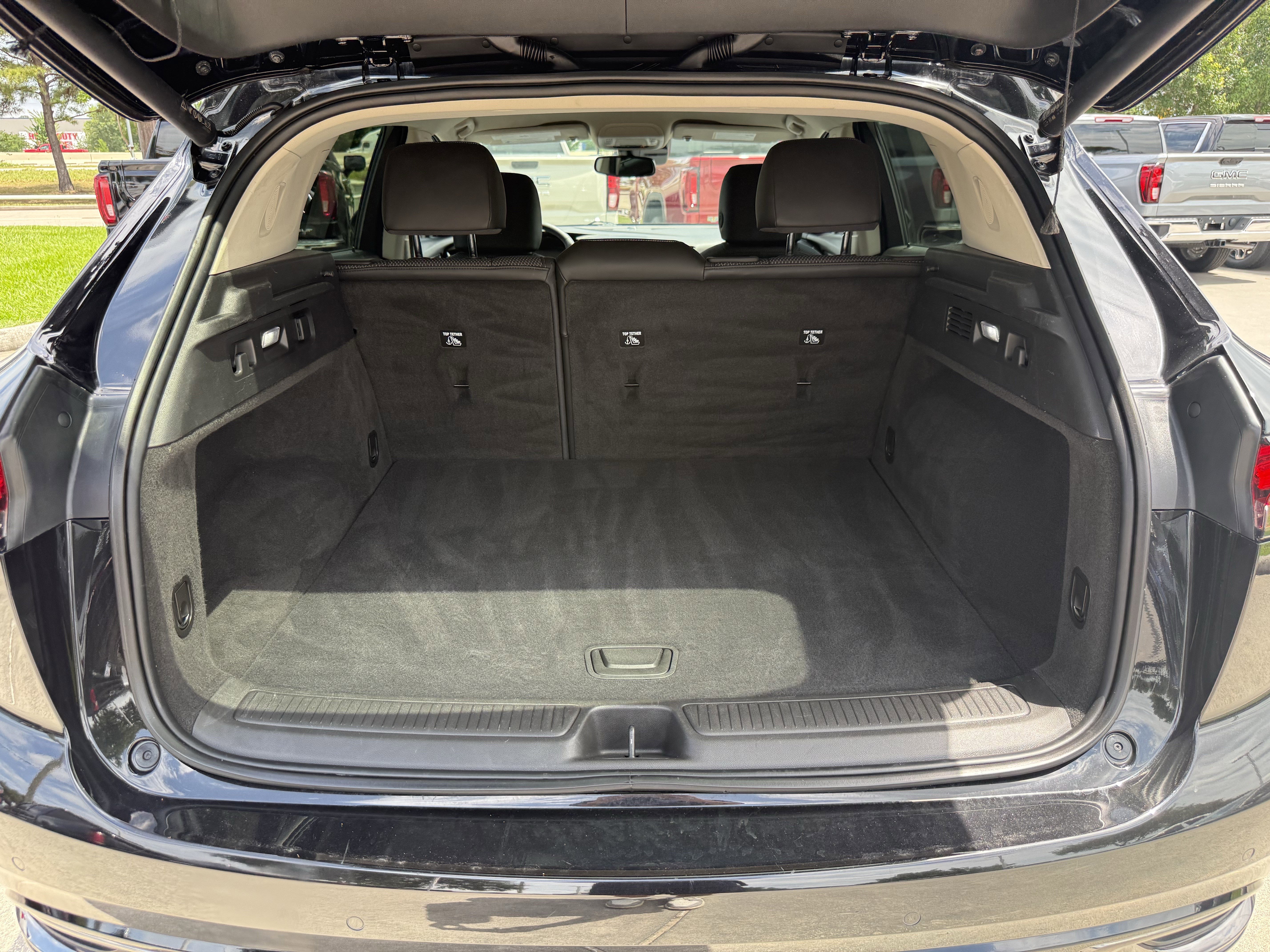 Used 2023 Buick Envision Preferred w/ Sport Touring Package AWD/4WD image 32