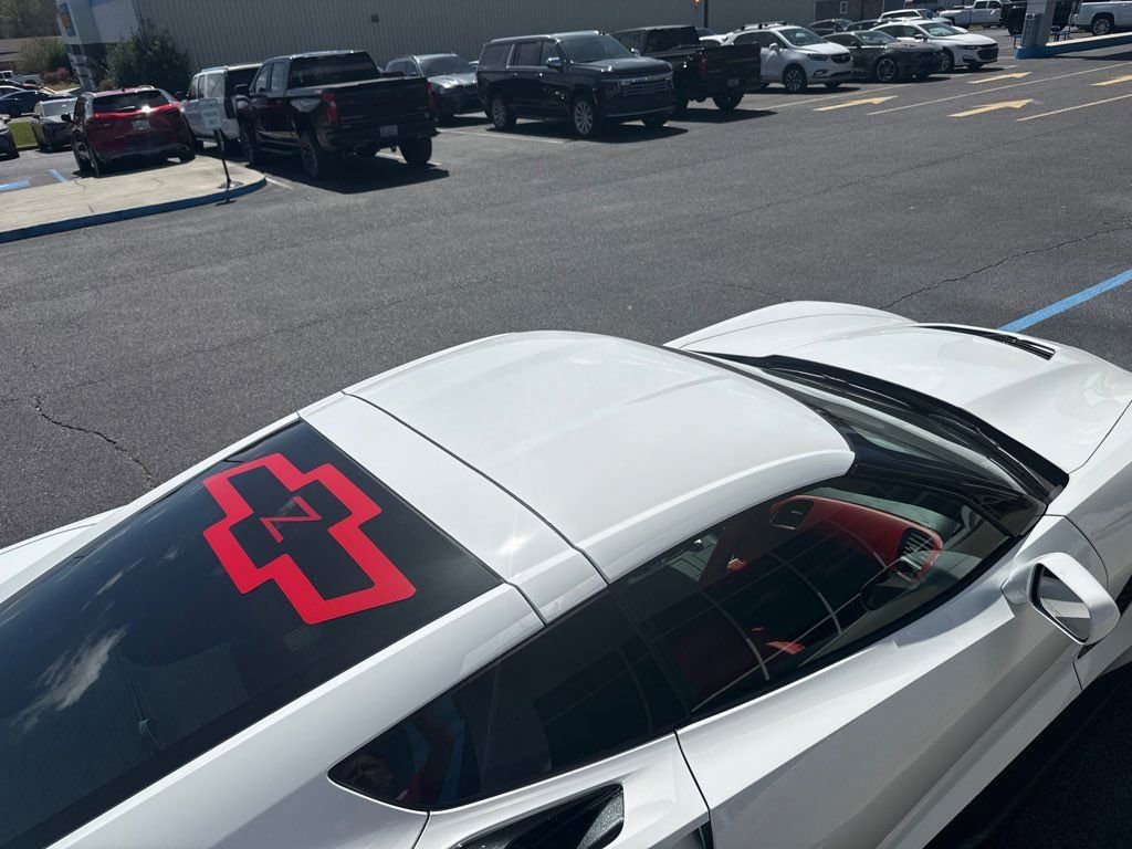 Used 2016 Chevrolet Corvette Z06 w/ 3LZ Preferred Equipment Group image 9