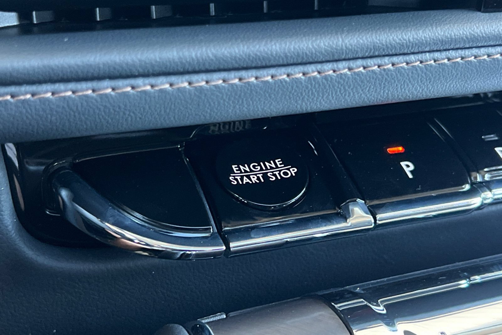 New 2026 Lincoln Aviator 2WD w/ Jet Appearance Package image 21