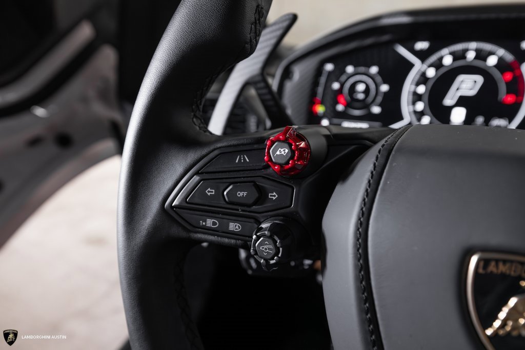 Used 2024 Lamborghini Revuelto image 26