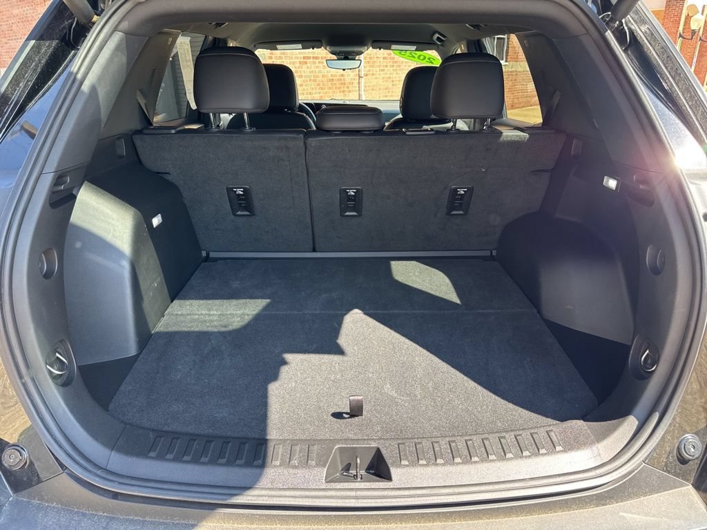 Used 2025 Chevrolet Equinox LT w/ Convenience Package II AWD/4WD image 9