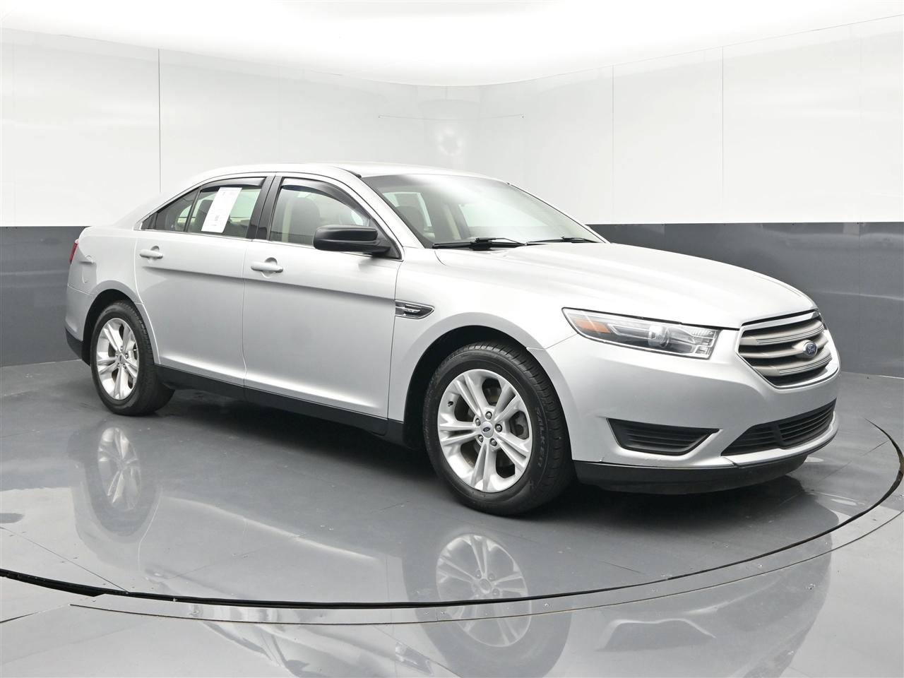 Used 2019 Ford Taurus SE FWD image 3