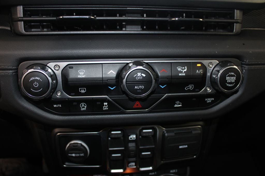 Used 2024 Jeep Wrangler Unlimited Rubicon image 45