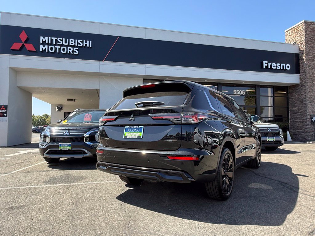 New 2026 Mitsubishi Outlander LE FWD image 8