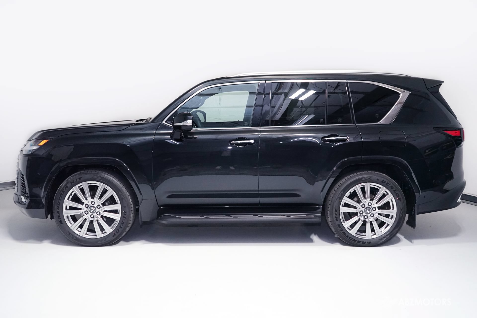 Used 2026 Lexus LX 700h Ultra Luxury w/ Accessory Package (Z1) AWD/4WD image 4