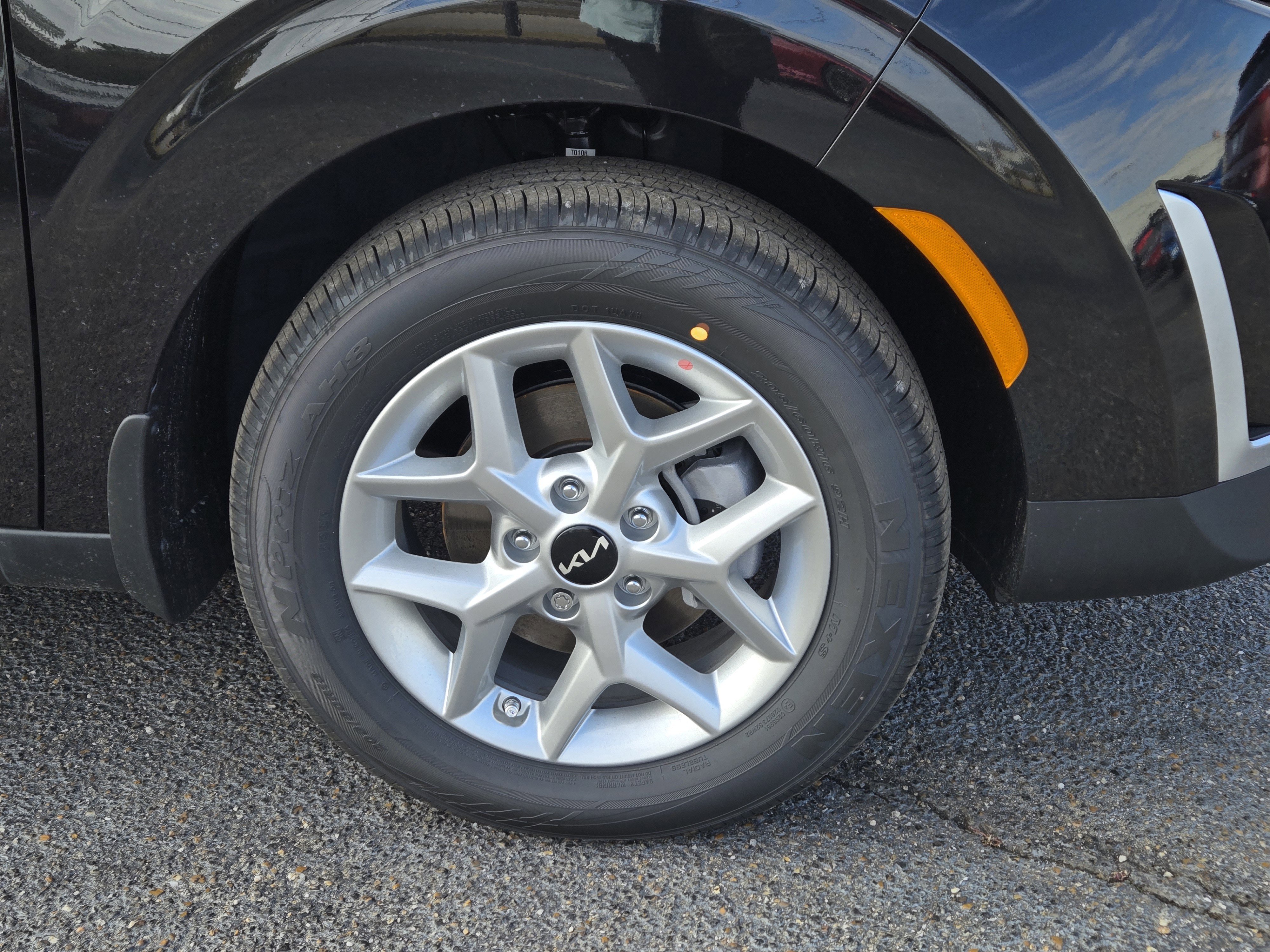 New 2025 Kia Soul LX image 4