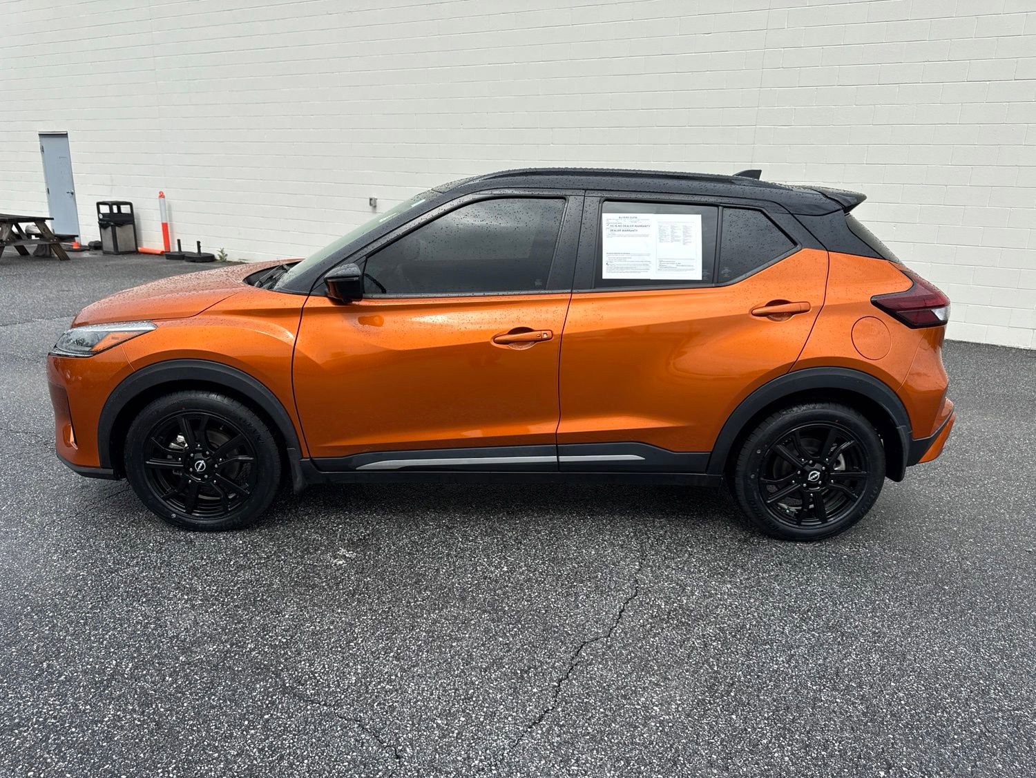 Used 2022 Nissan Kicks SR w/ Premium Package FWD image 4