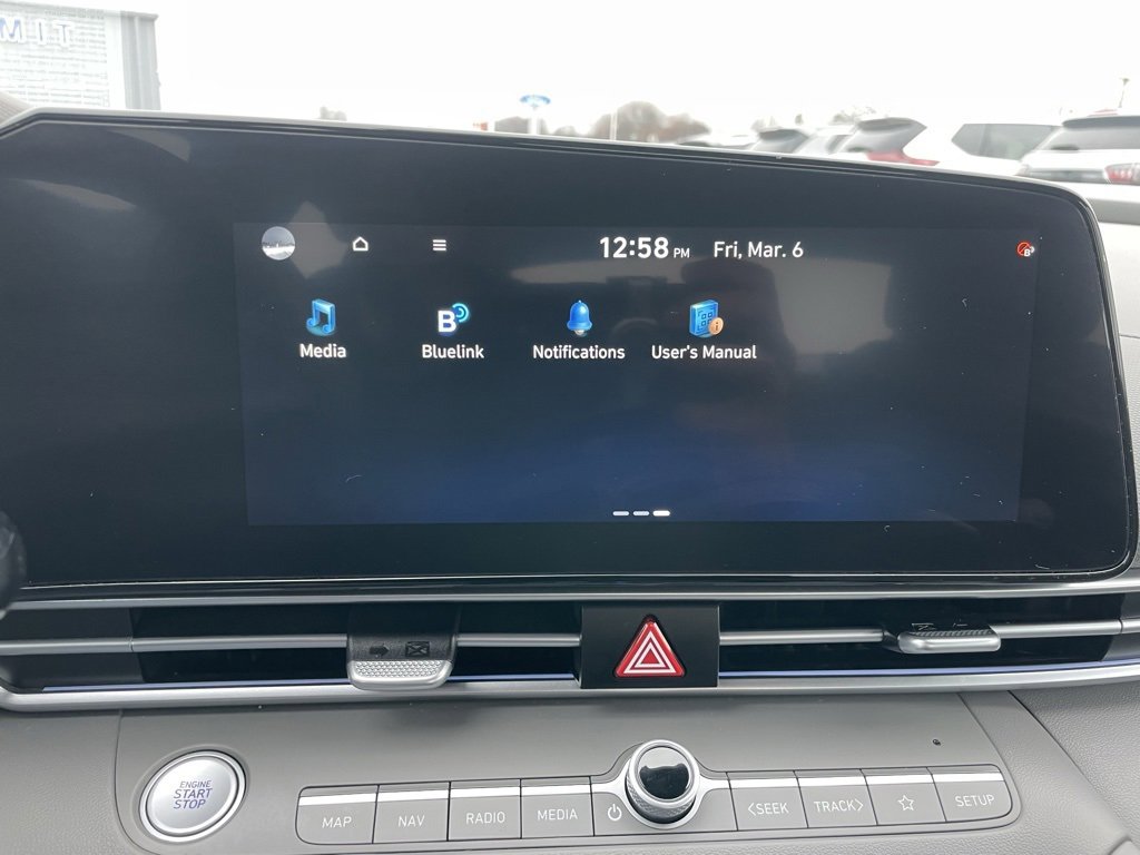 Used 2025 Hyundai Elantra SEL image 16