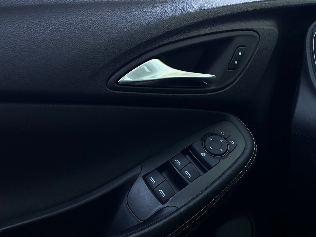 Used 2025 Buick Encore GX Preferred image 19