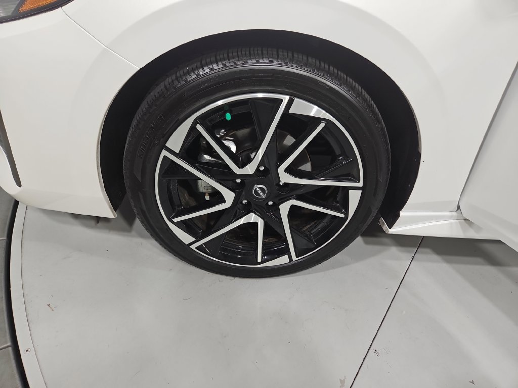 Certified 2025 Nissan Sentra SR w/ SR Premium Package FWD image 28