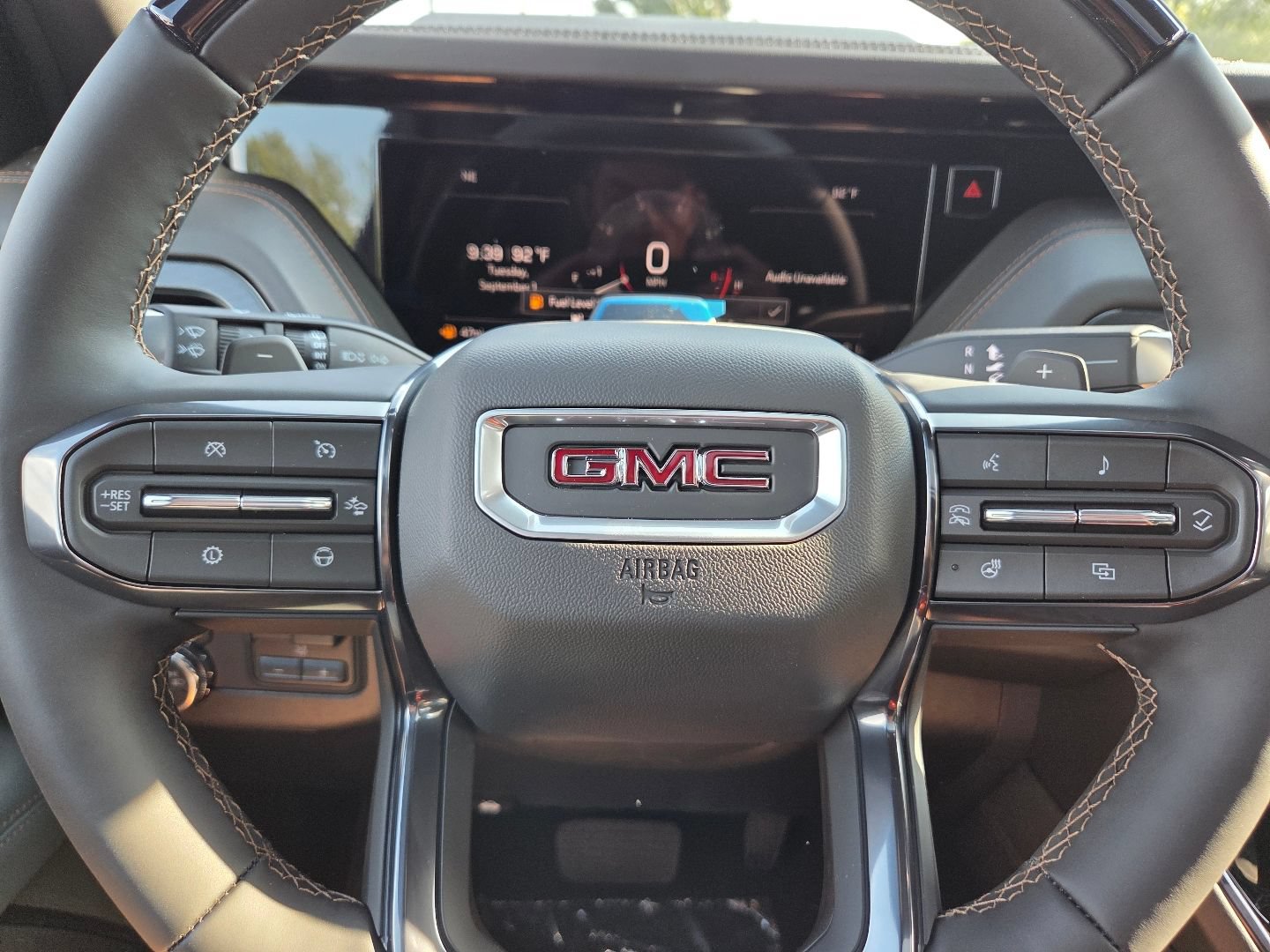 New 2026 GMC Yukon XL AT4 w/ AT4 Premium Plus Package AWD/4WD image 33