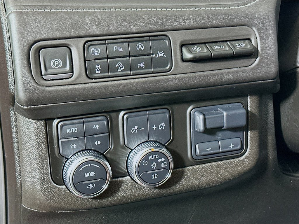 Used 2024 GMC Yukon Denali Ultimate AWD/4WD image 13