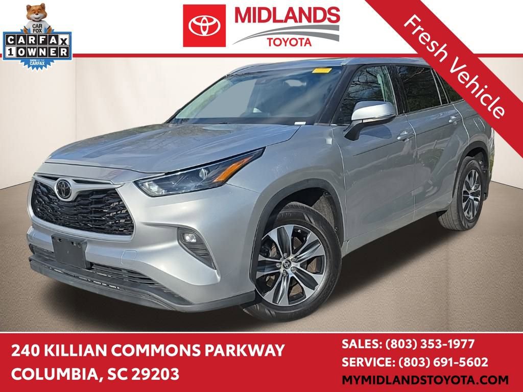 Used 2022 Toyota Highlander XLE image 1