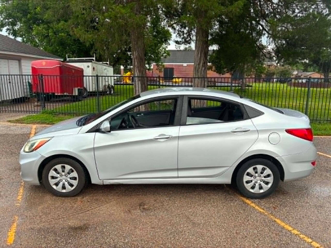 Used 2017 Hyundai Accent SE FWD image 5