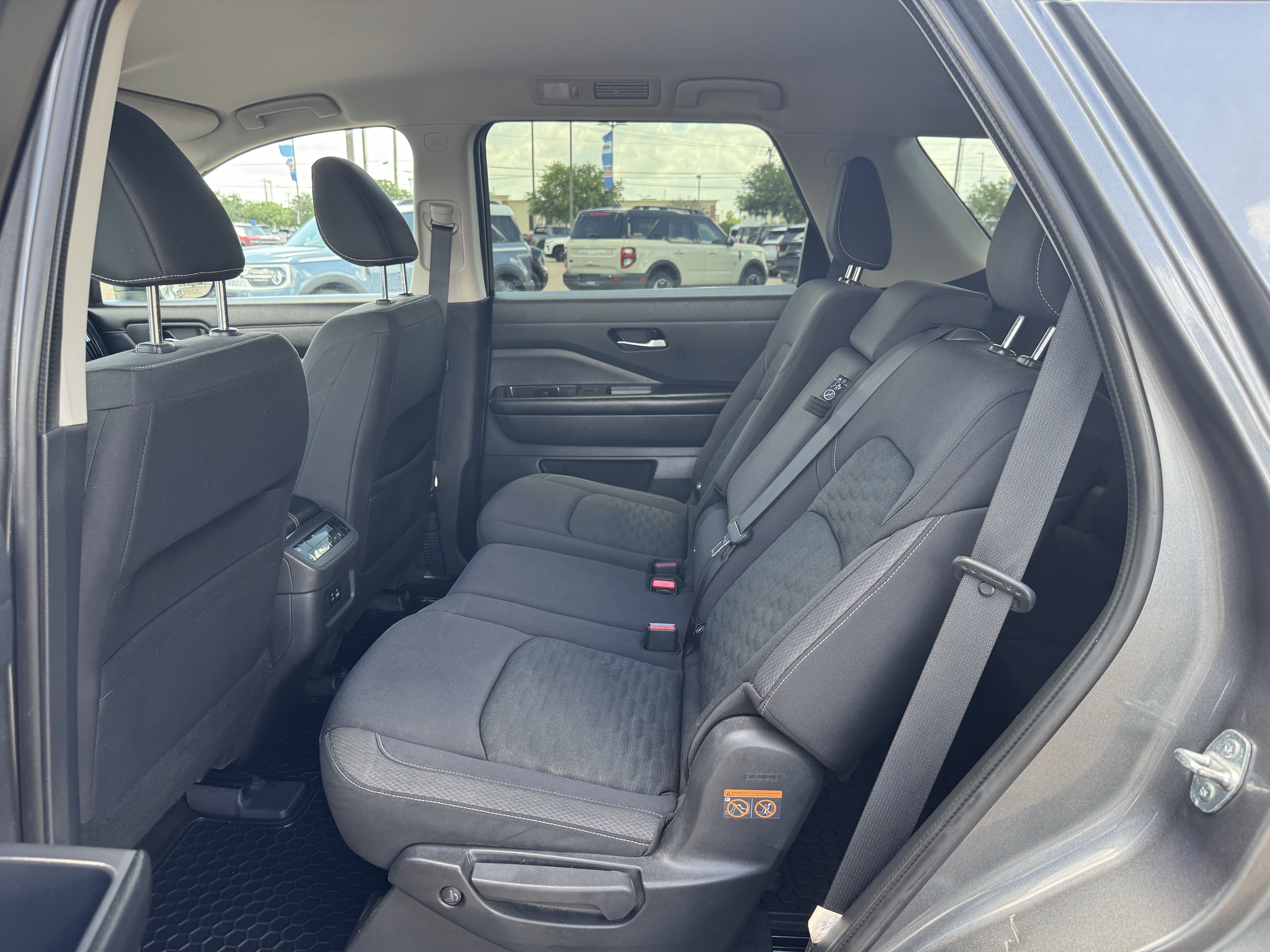 Used 2022 Nissan Pathfinder SV FWD image 25