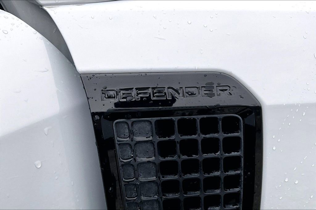 Used 2022 Land Rover Defender 90 Carpathian Edition image 8