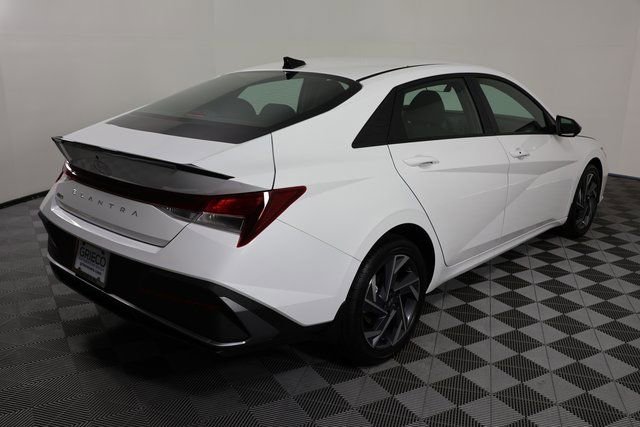 Used 2025 Hyundai Elantra Sport FWD image 8