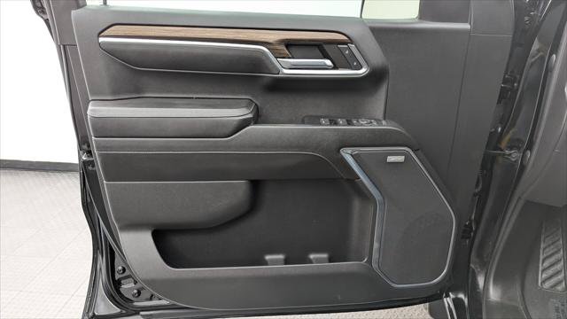 Used 2023 Chevrolet Silverado 1500 LT Trail Boss w/ LT Trail Boss Premium Package AWD/4WD image 9