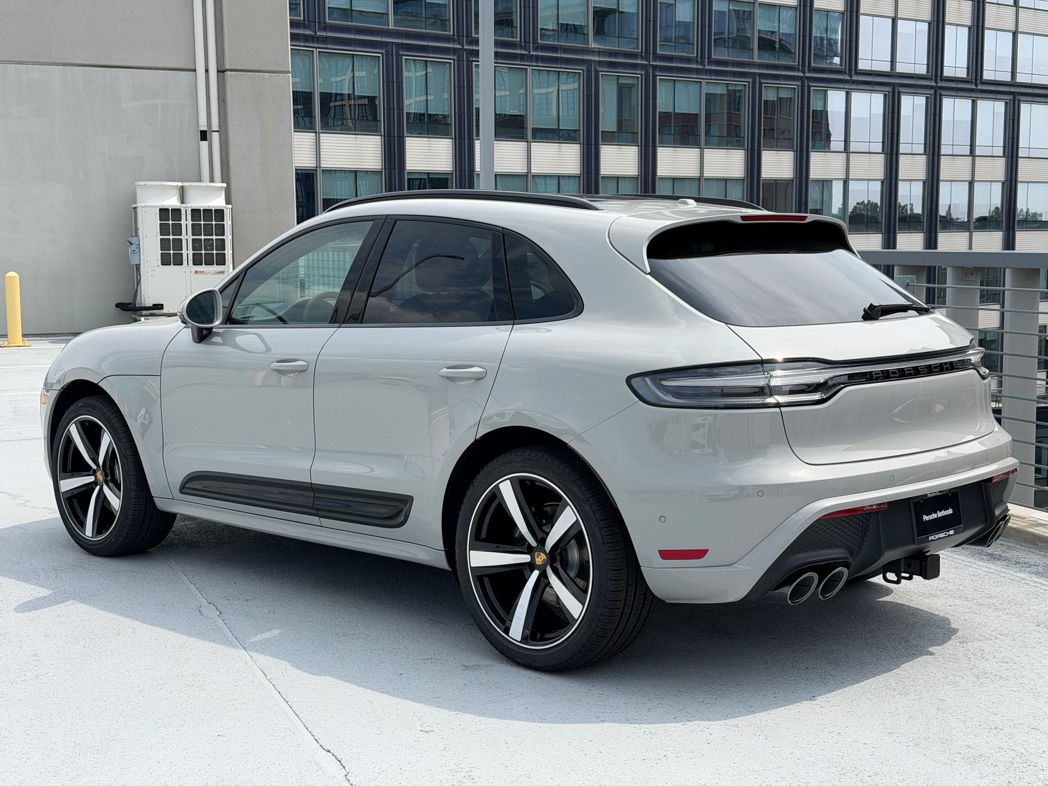 New 2026 Porsche Macan AWD/4WD image 3